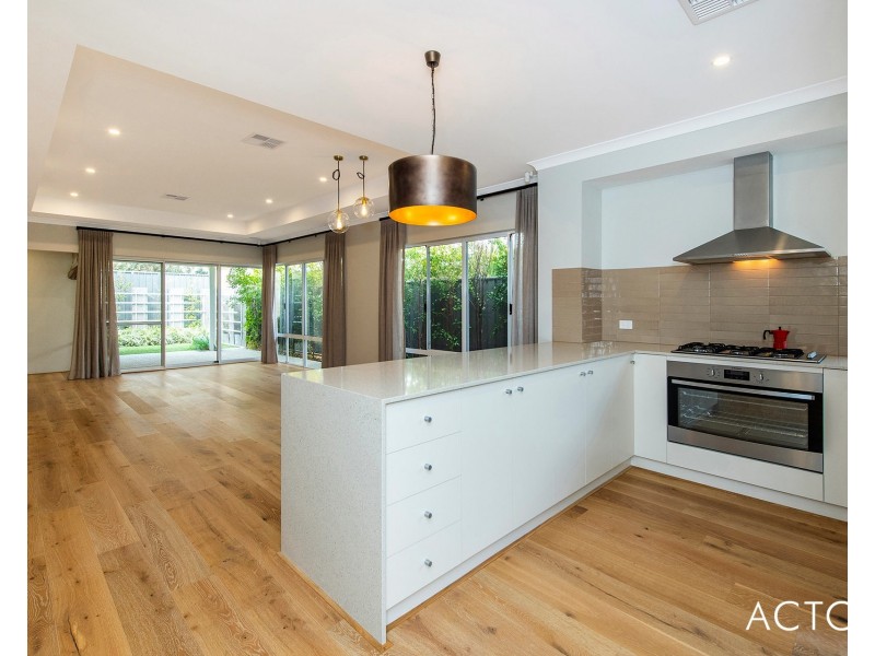 21 Gooljak Rise, Lakelands WA 6180