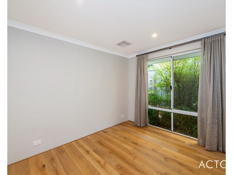 21 Gooljak Rise, Lakelands WA 6180