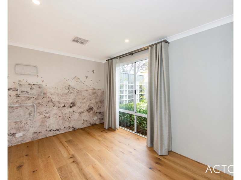 21 Gooljak Rise, Lakelands WA 6180