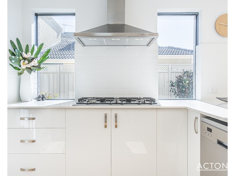 31 Darwin Terrace, Dudley Park WA 6210