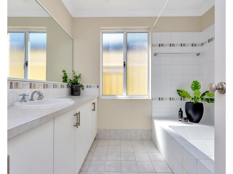 71 Midsummer Circle, Pinjarra WA 6208