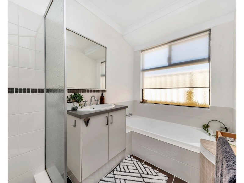 14 Corella Approach, Lakelands WA 6180