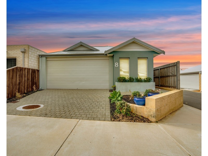 8 Teneriffe Rise, Halls Head WA 6210