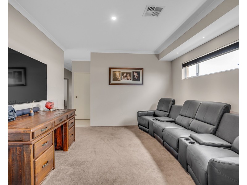 8 Teneriffe Rise, Halls Head WA 6210