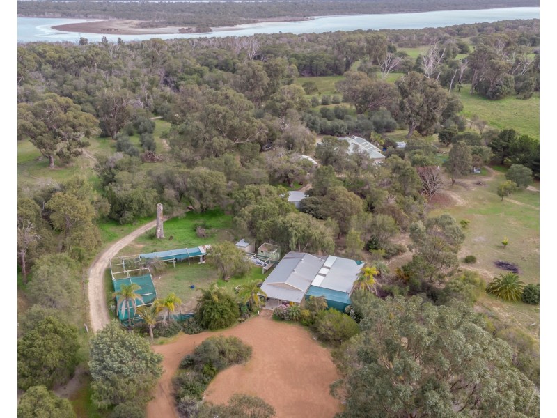 14 Holmes Road, Lake Clifton WA 6215