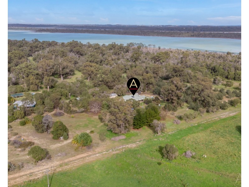 14 Holmes Road, Lake Clifton WA 6215