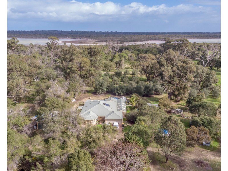 14 Holmes Road, Lake Clifton WA 6215