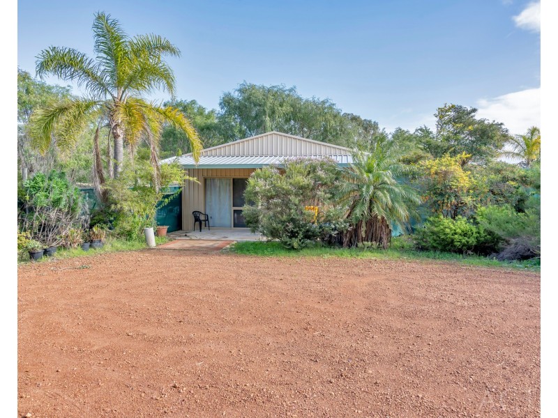 14 Holmes Road, Lake Clifton WA 6215
