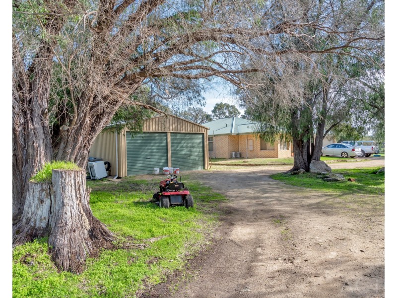 14 Holmes Road, Lake Clifton WA 6215