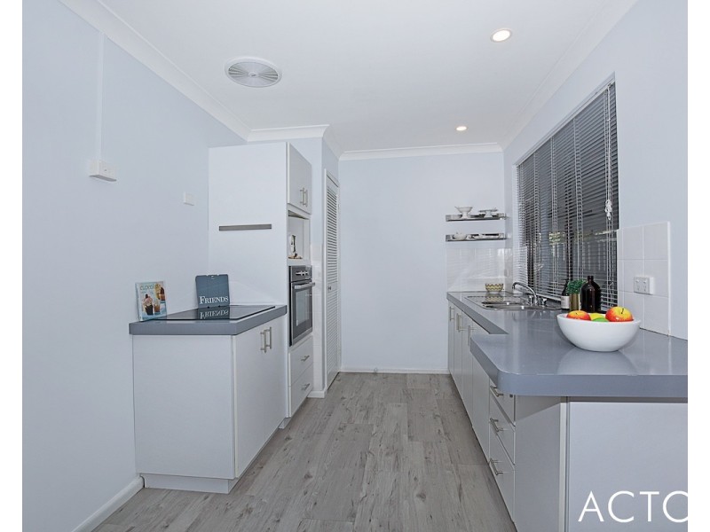 2/30 McLarty Road, Halls Head WA 6210