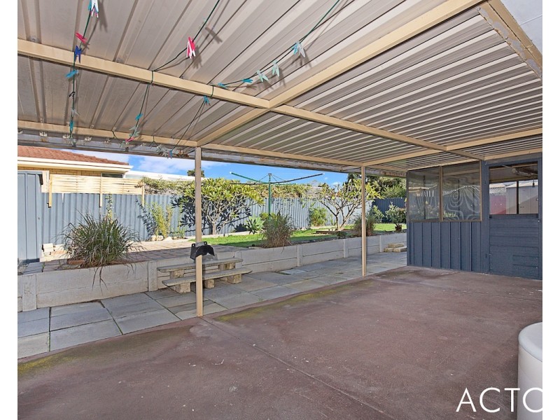 2/30 McLarty Road, Halls Head WA 6210