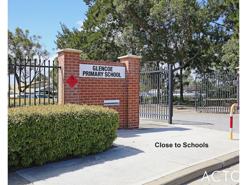 2/30 McLarty Road, Halls Head WA 6210