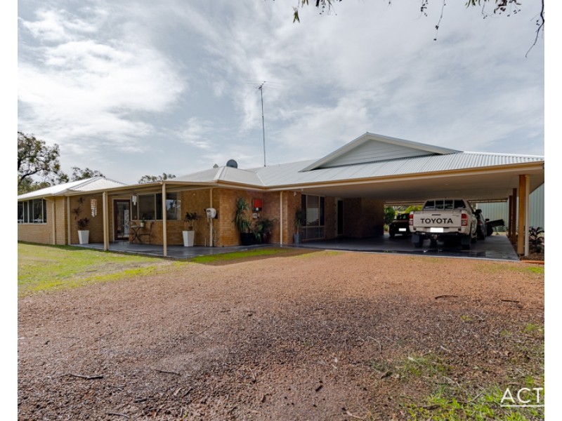 4 Summerhill Drive, Stake Hill WA 6181