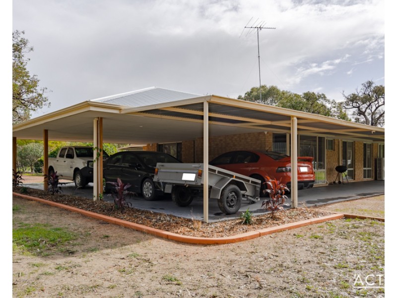 4 Summerhill Drive, Stake Hill WA 6181