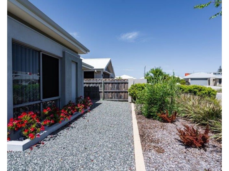 4 Cruentas Way, Halls Head WA 6210