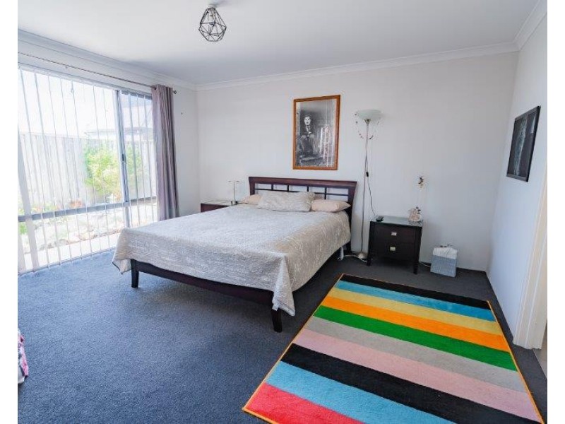 4 Cruentas Way, Halls Head WA 6210