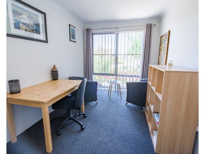 4 Cruentas Way, Halls Head WA 6210