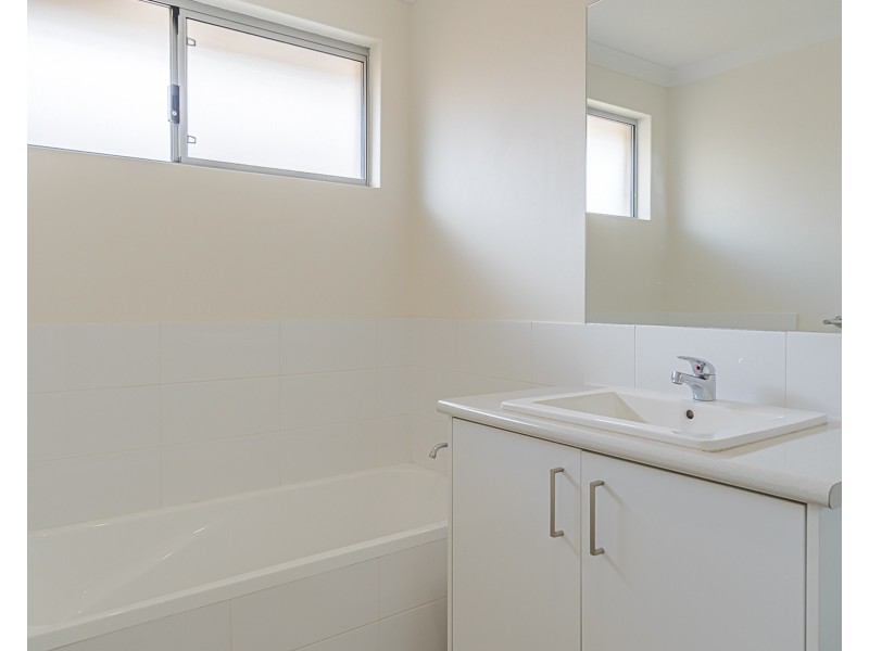 23 Hokitika Drive, Dudley Park WA 6210