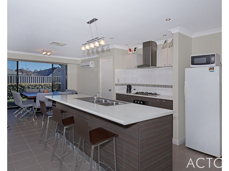 2 Bremer Way, South Yunderup WA 6208