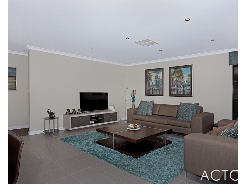 2 Bremer Way, South Yunderup WA 6208