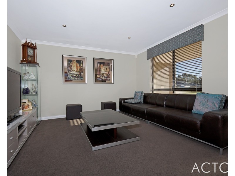 2 Bremer Way, South Yunderup WA 6208