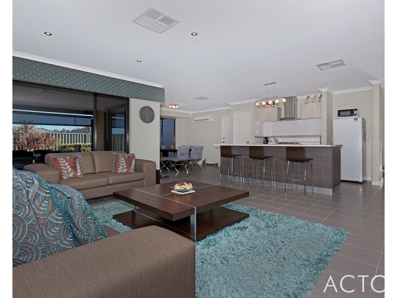 2 Bremer Way, South Yunderup WA 6208