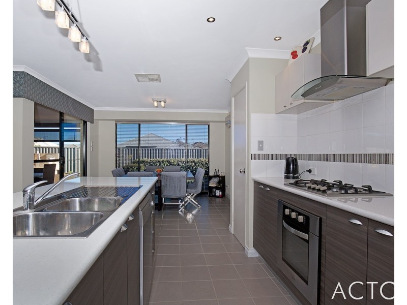 2 Bremer Way, South Yunderup WA 6208