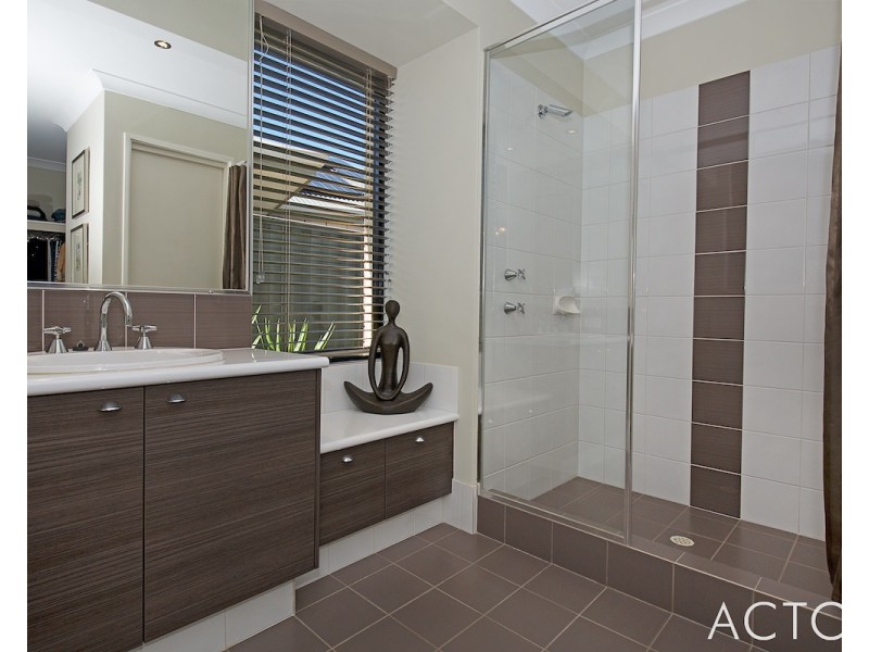 2 Bremer Way, South Yunderup WA 6208