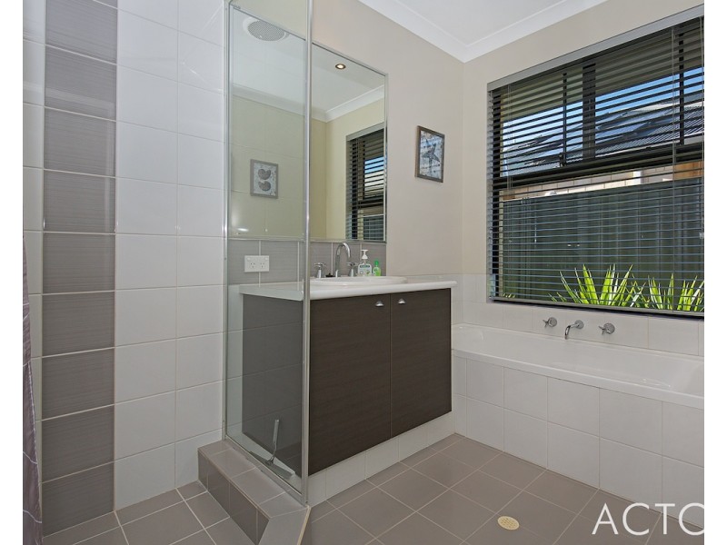 2 Bremer Way, South Yunderup WA 6208