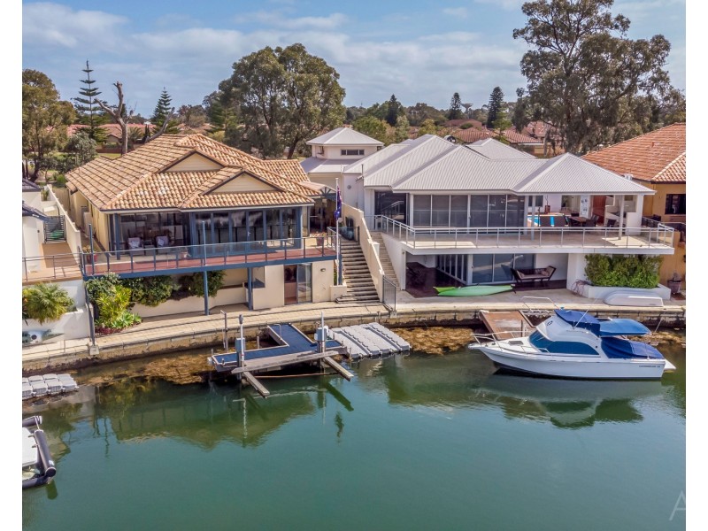 8 Syrenka Turn, Halls Head WA 6210