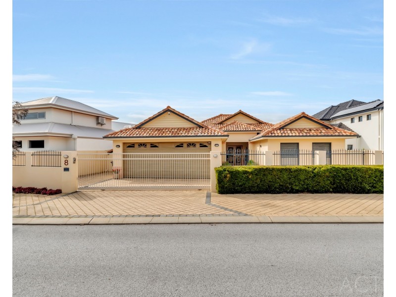 8 Syrenka Turn, Halls Head WA 6210
