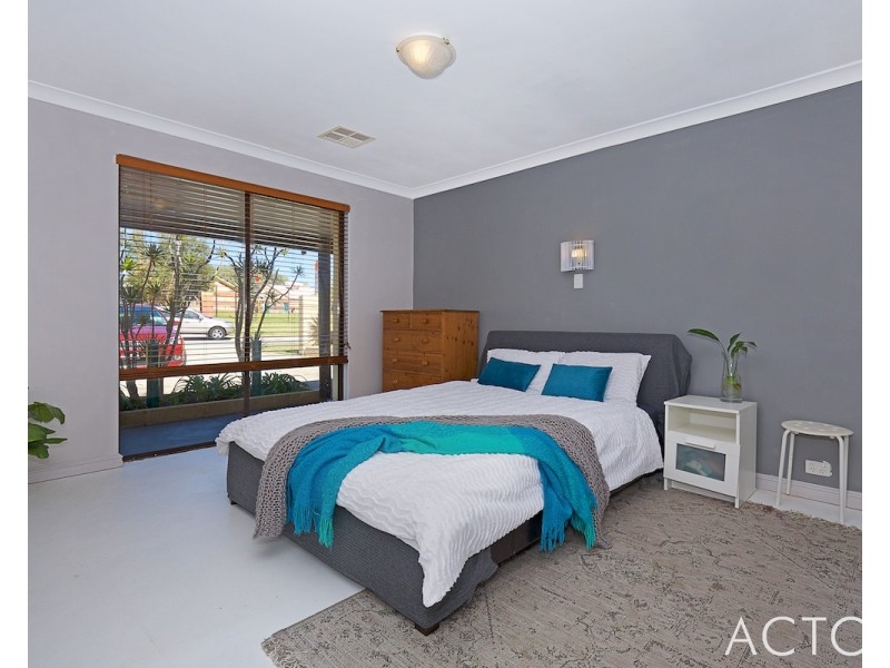 48 Mahogany Drive, Halls Head WA 6210