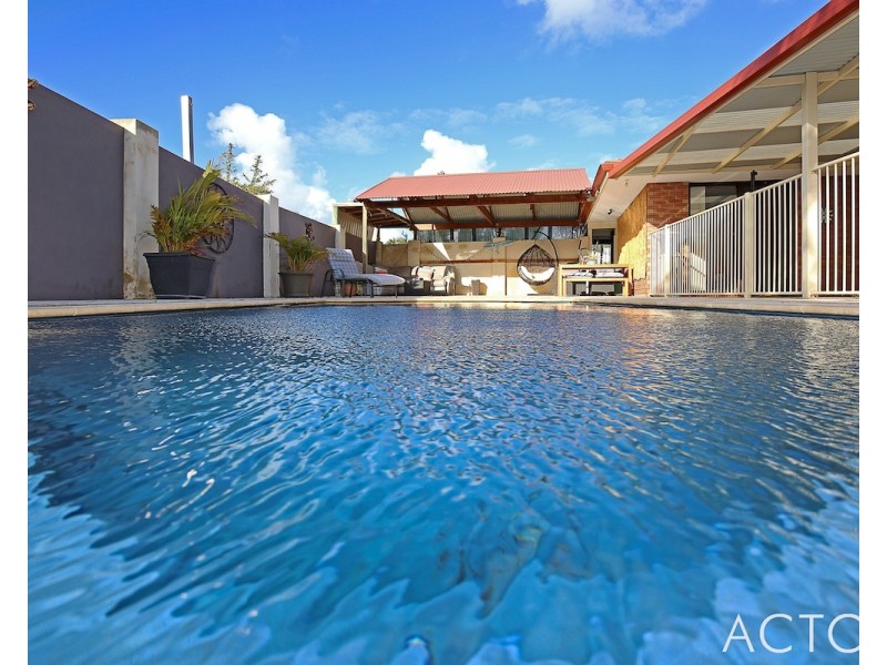 48 Mahogany Drive, Halls Head WA 6210