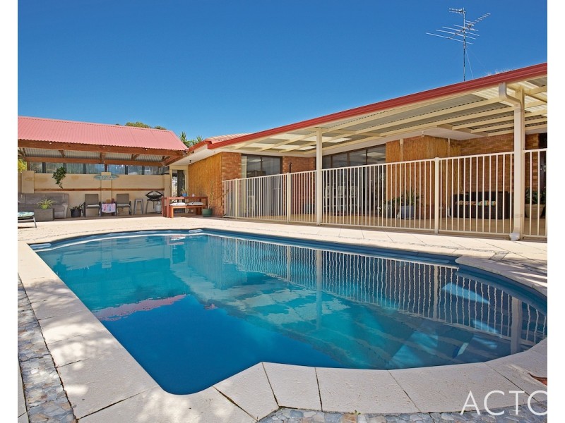 48 Mahogany Drive, Halls Head WA 6210
