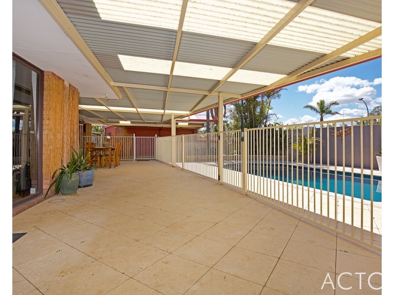 48 Mahogany Drive, Halls Head WA 6210