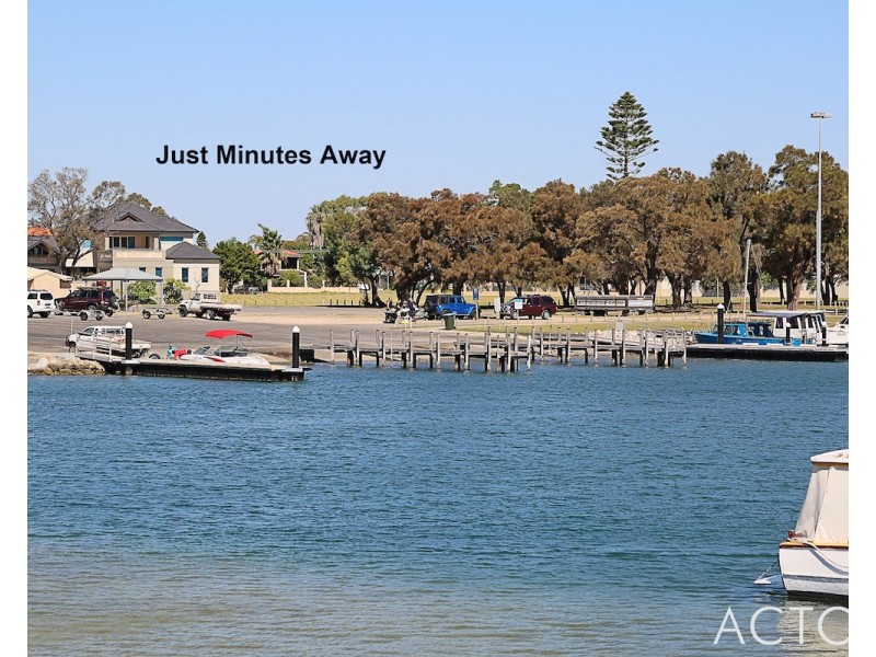 48 Mahogany Drive, Halls Head WA 6210