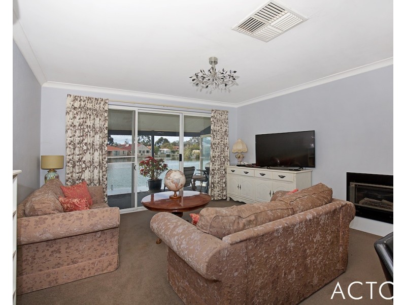 12 Foreshore Cove, South Yunderup WA 6208