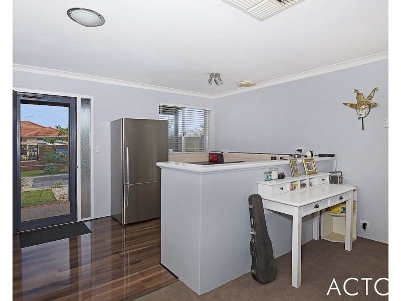 12 Foreshore Cove, South Yunderup WA 6208