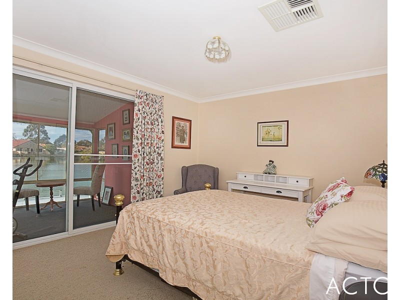 12 Foreshore Cove, South Yunderup WA 6208