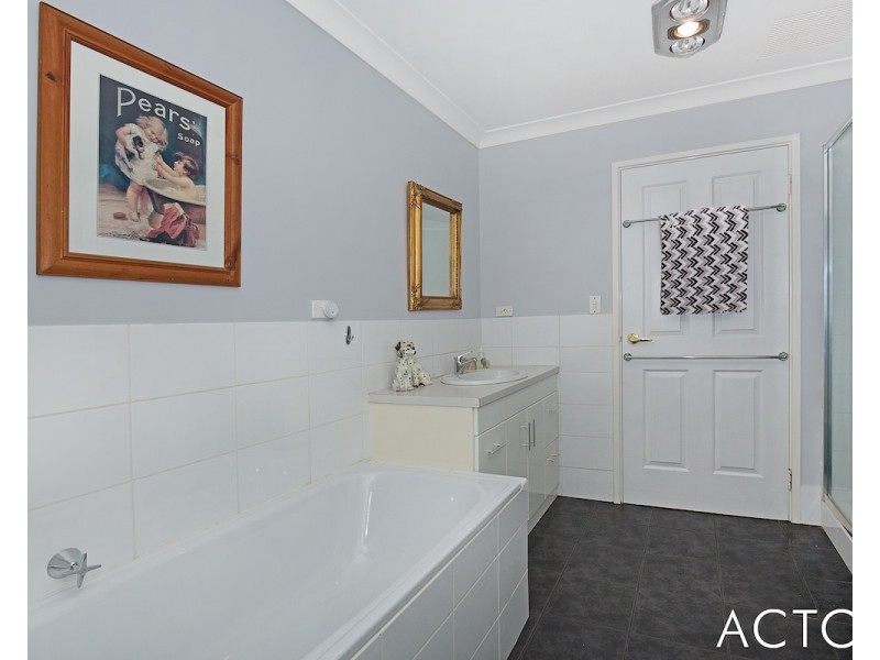 12 Foreshore Cove, South Yunderup WA 6208