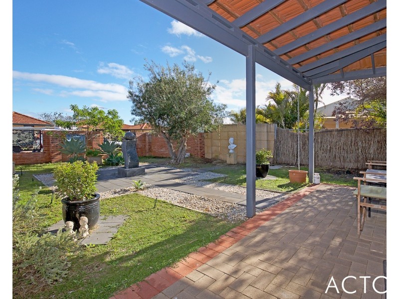 12 Foreshore Cove, South Yunderup WA 6208