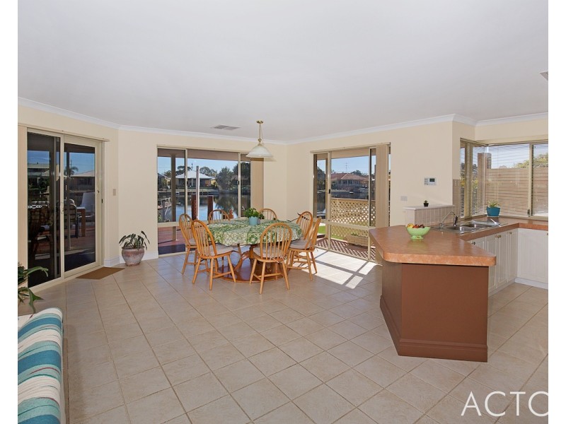 27 Moyup Way, South Yunderup WA 6208