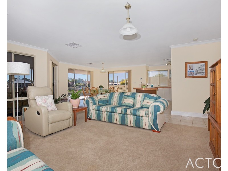 27 Moyup Way, South Yunderup WA 6208