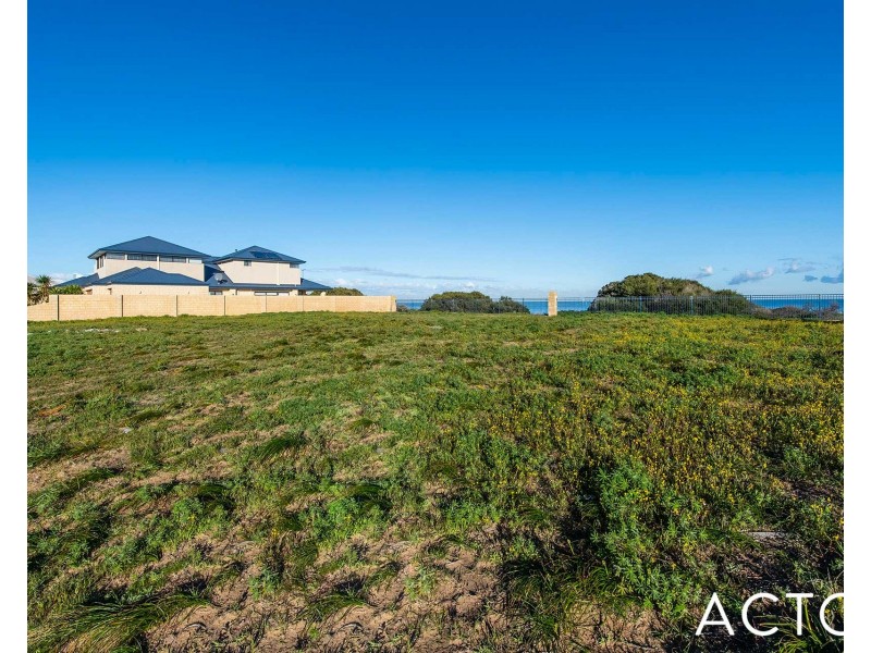 1 Cuprea View, Halls Head WA 6210