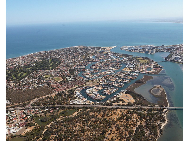 1 Cuprea View, Halls Head WA 6210