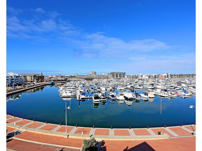 1 Cuprea View, Halls Head WA 6210