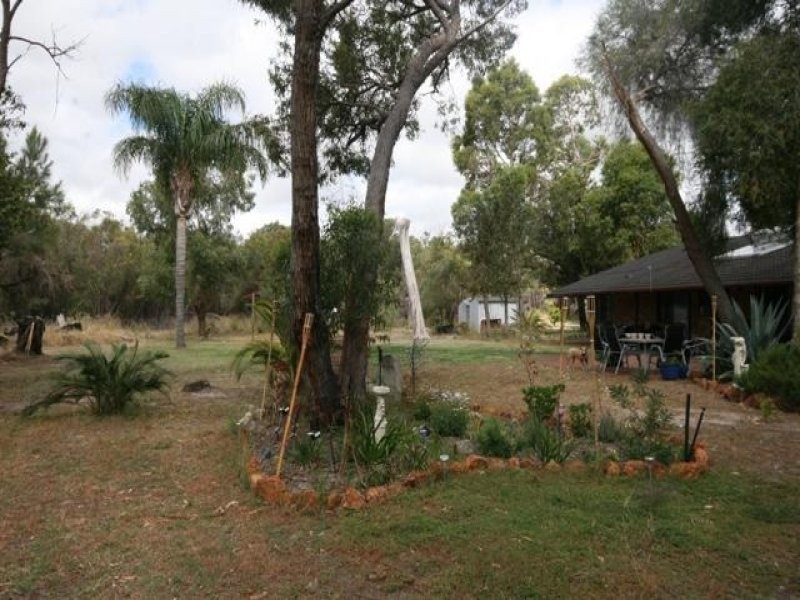 30 Dunkerton Road, Barragup WA 6209