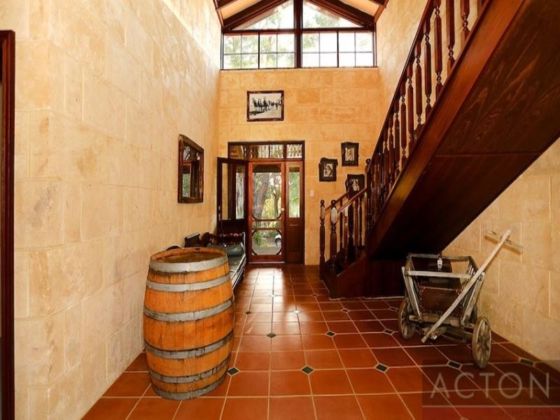 6 White Hill Road, Bouvard WA 6211