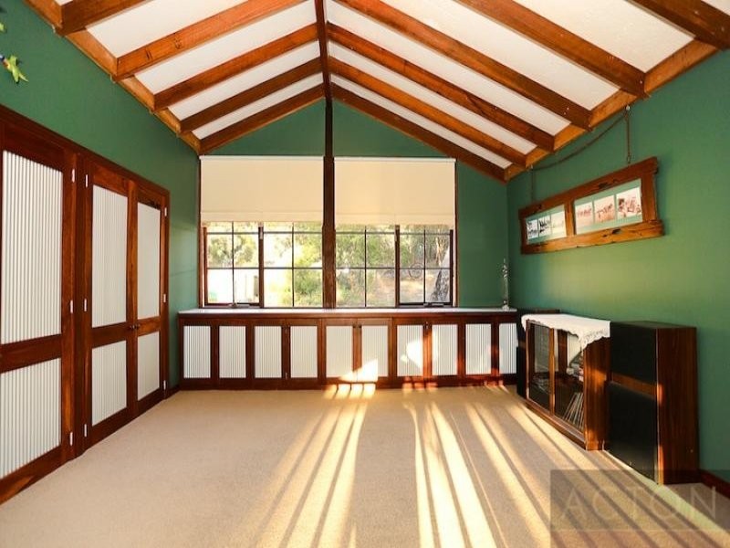 6 White Hill Road, Bouvard WA 6211