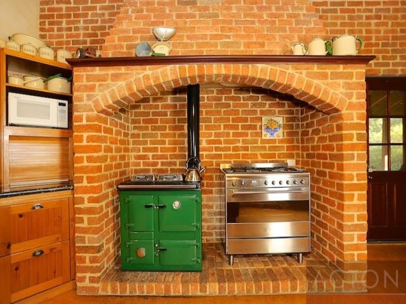 6 White Hill Road, Bouvard WA 6211